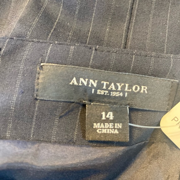 Ann Taylor Black Pencil Skirt - Picture 6 of 6